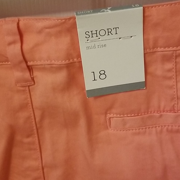 Style and Co. Shorts - Picture 2 of 3
